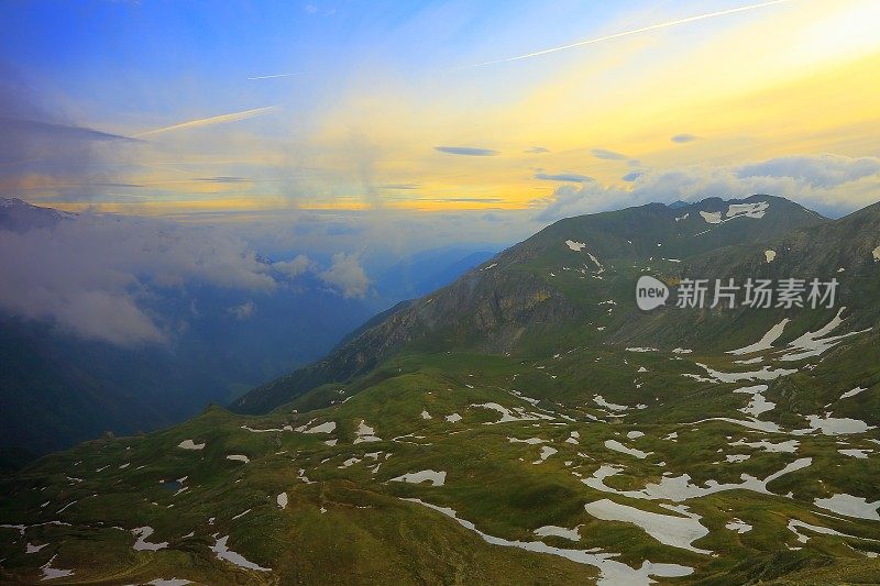 Hohe Tauern雪顶奥地利山脉-泰洛阿尔卑斯戏剧性的云景天空和景观和大格洛克纳山脉